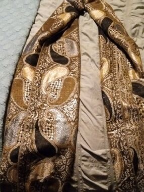 Source Unknown Metallic Paisley Wrap in Gold and Black